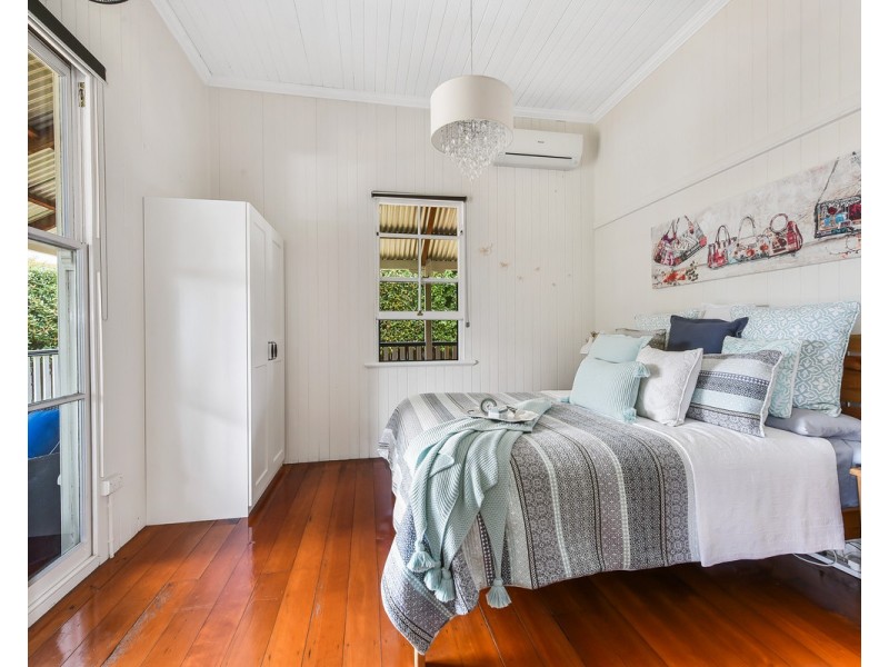 241 Campbell Street, Newtown QLD 4350