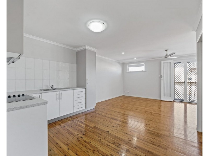2/66 Mary Street, Mount Lofty QLD 4350