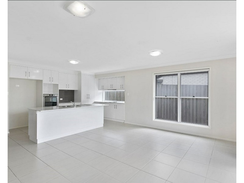 2/8 Wapiti Street, Kearneys Spring QLD 4350