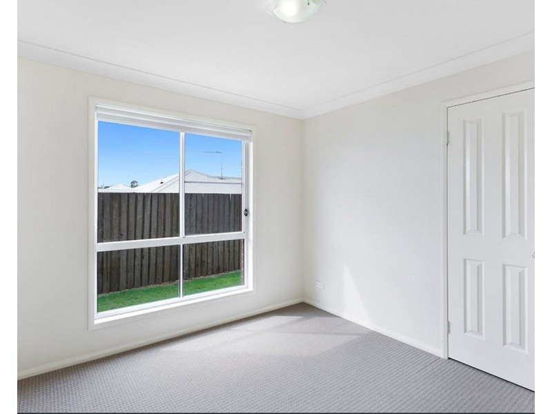 2/8 Wapiti Street, Kearneys Spring QLD 4350