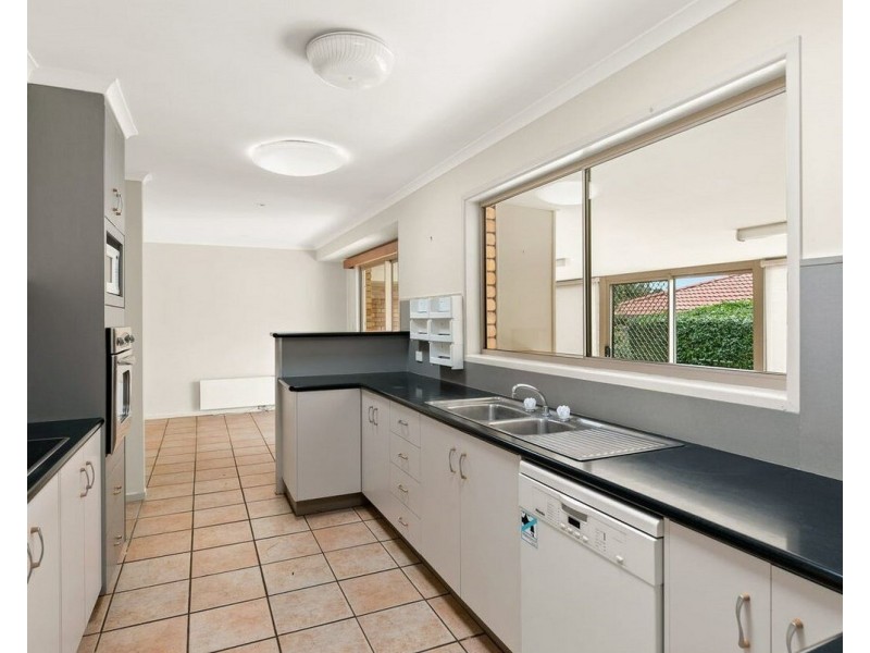 21 Lorraine Crescent, Centenary Heights QLD 4350