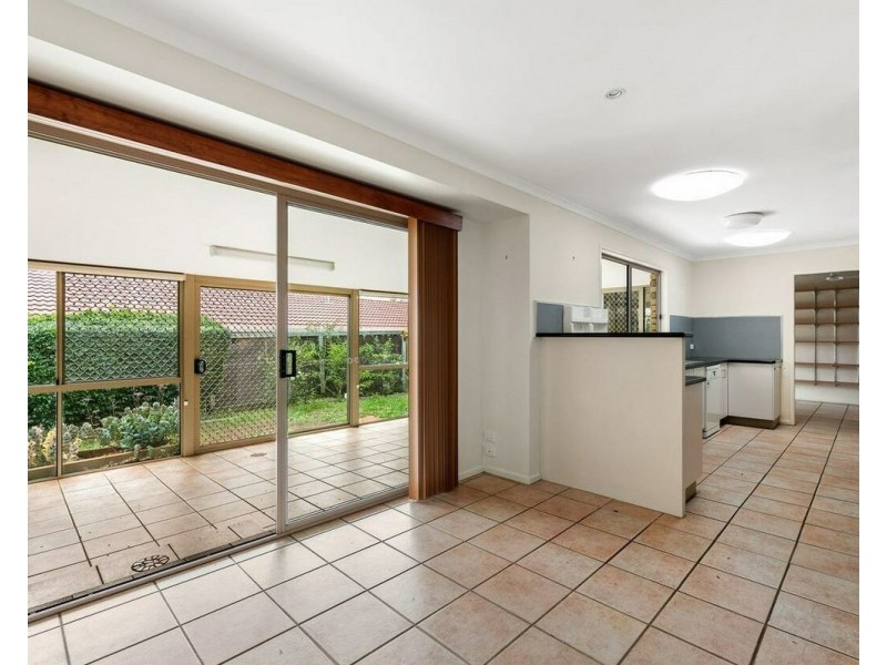 21 Lorraine Crescent, Centenary Heights QLD 4350