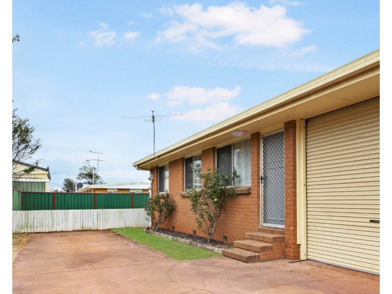 2/15 Wilfred Street, Harristown QLD 4350