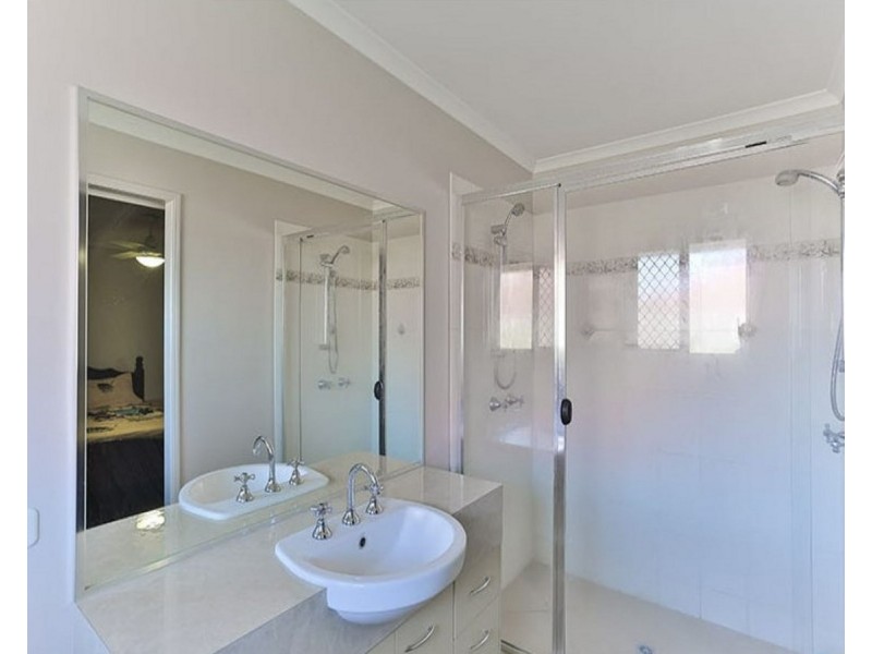 9 Moorina Drive, Harristown QLD 4350