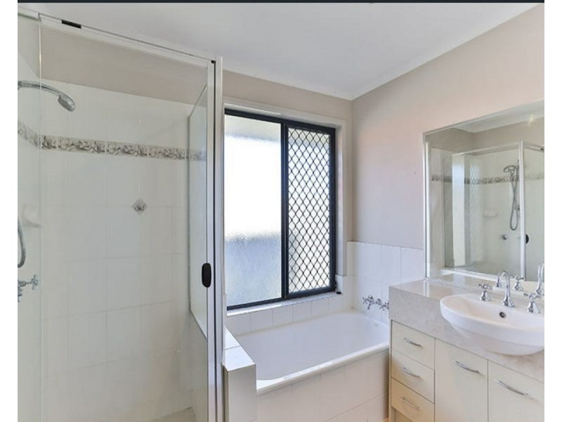 9 Moorina Drive, Harristown QLD 4350