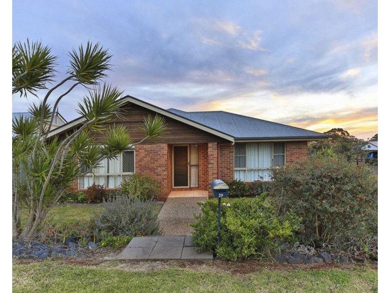 29 Hinchliffe Drive, Kearneys Spring QLD 4350
