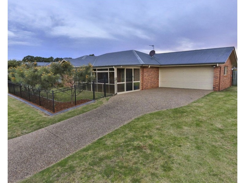 29 Hinchliffe Drive, Kearneys Spring QLD 4350