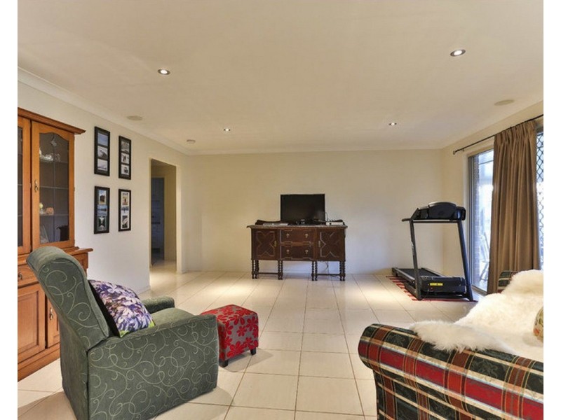29 Hinchliffe Drive, Kearneys Spring QLD 4350
