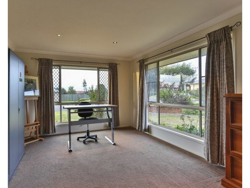 29 Hinchliffe Drive, Kearneys Spring QLD 4350