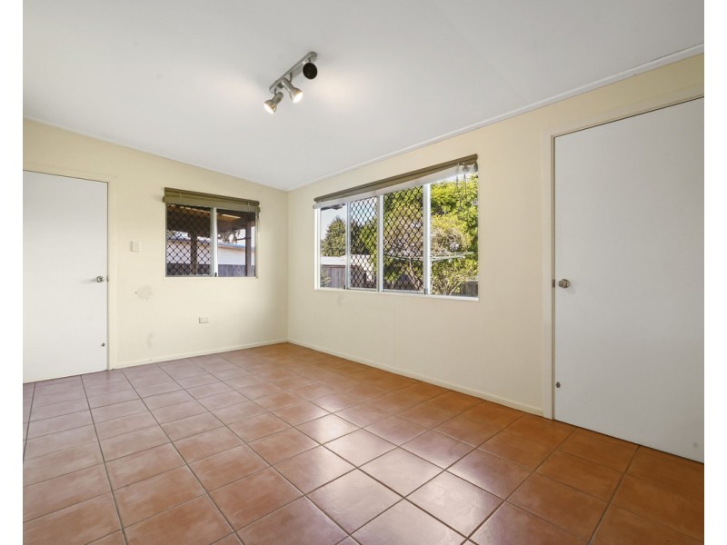 98 Drayton Road, Harristown QLD 4350