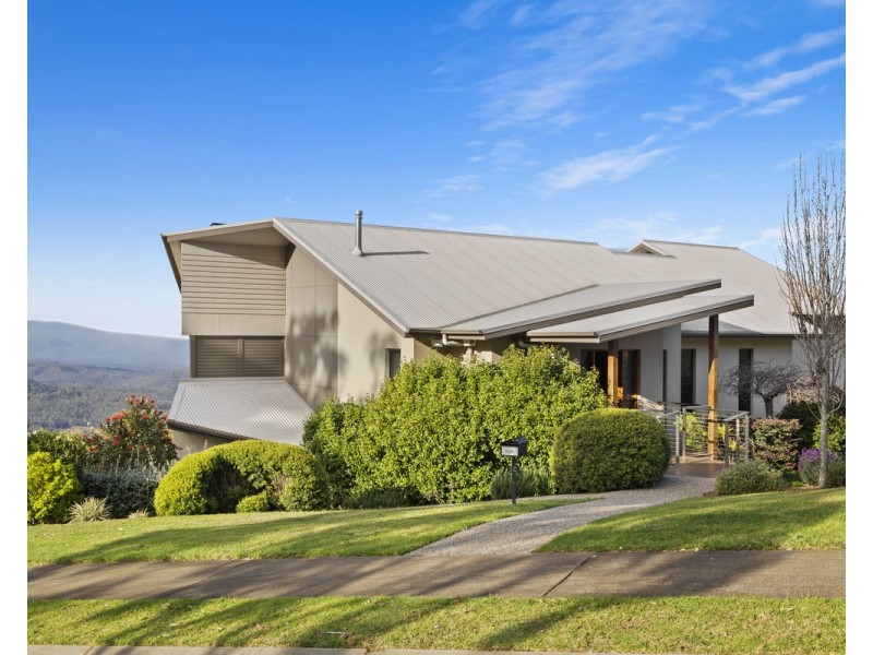 2c Mackenzie Street, Mount Lofty QLD 4350