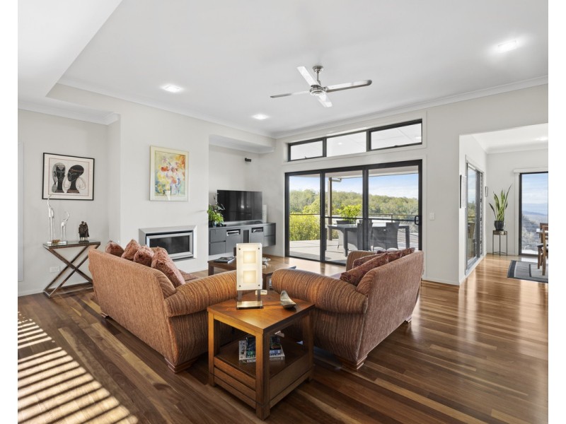 2c Mackenzie Street, Mount Lofty QLD 4350