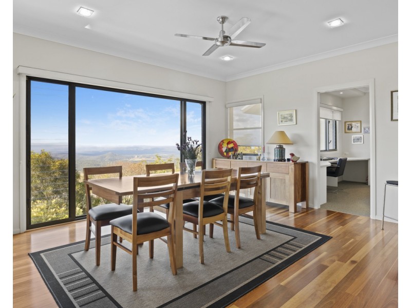 2c Mackenzie Street, Mount Lofty QLD 4350