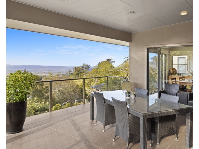 2c Mackenzie Street, Mount Lofty QLD 4350