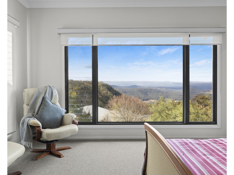 2c Mackenzie Street, Mount Lofty QLD 4350