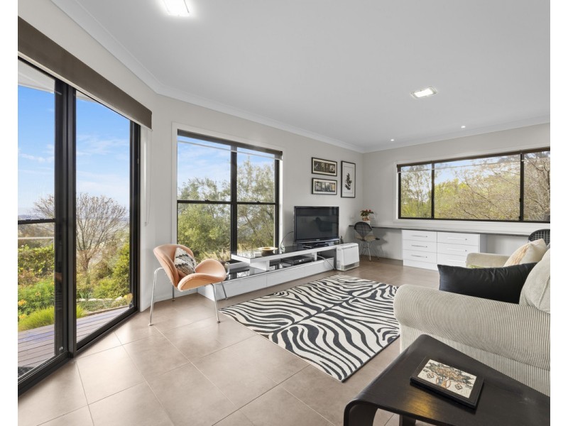 2c Mackenzie Street, Mount Lofty QLD 4350