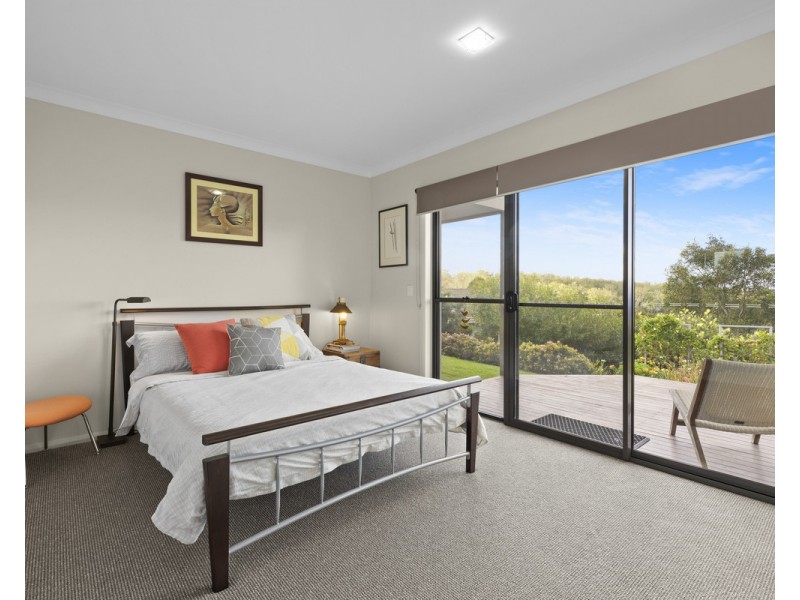 2c Mackenzie Street, Mount Lofty QLD 4350
