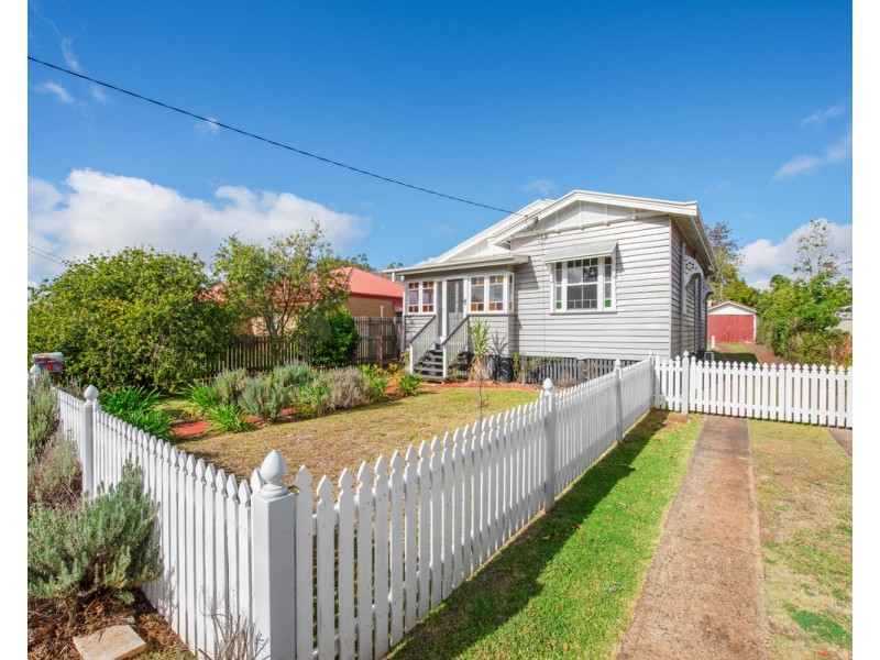 244 Campbell Street, Newtown QLD 4350