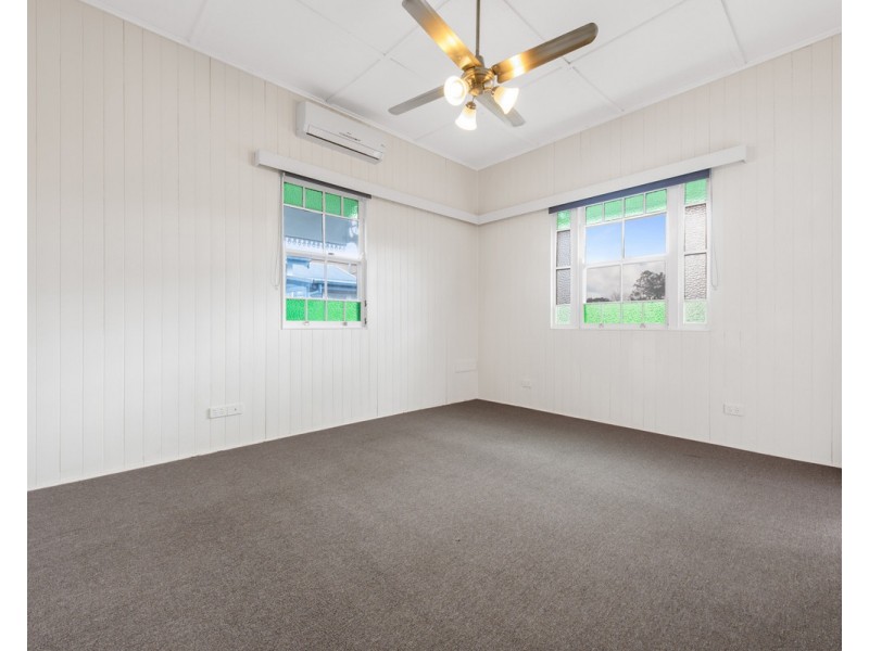 244 Campbell Street, Newtown QLD 4350