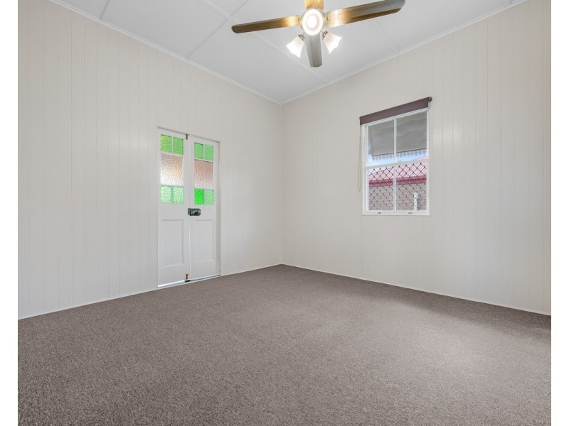 244 Campbell Street, Newtown QLD 4350