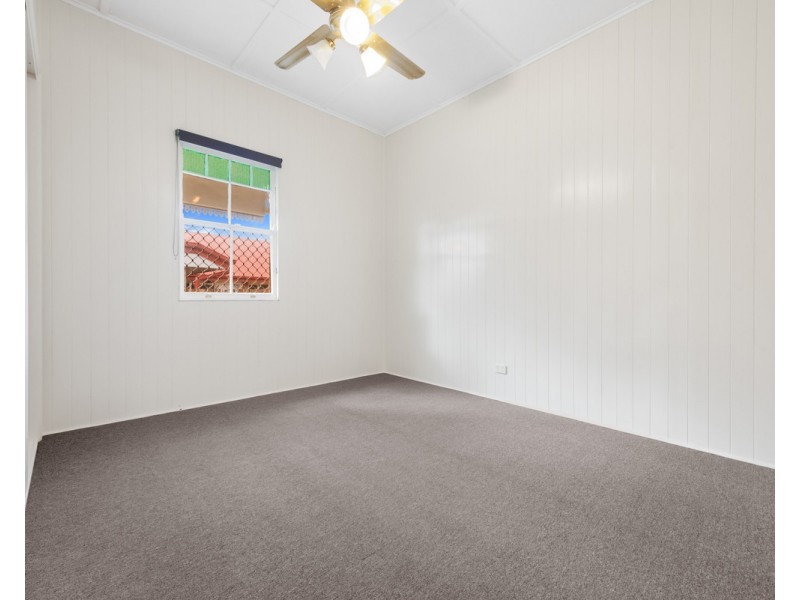 244 Campbell Street, Newtown QLD 4350