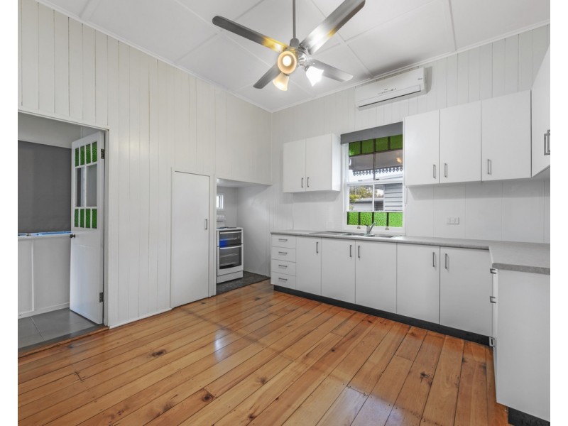 244 Campbell Street, Newtown QLD 4350