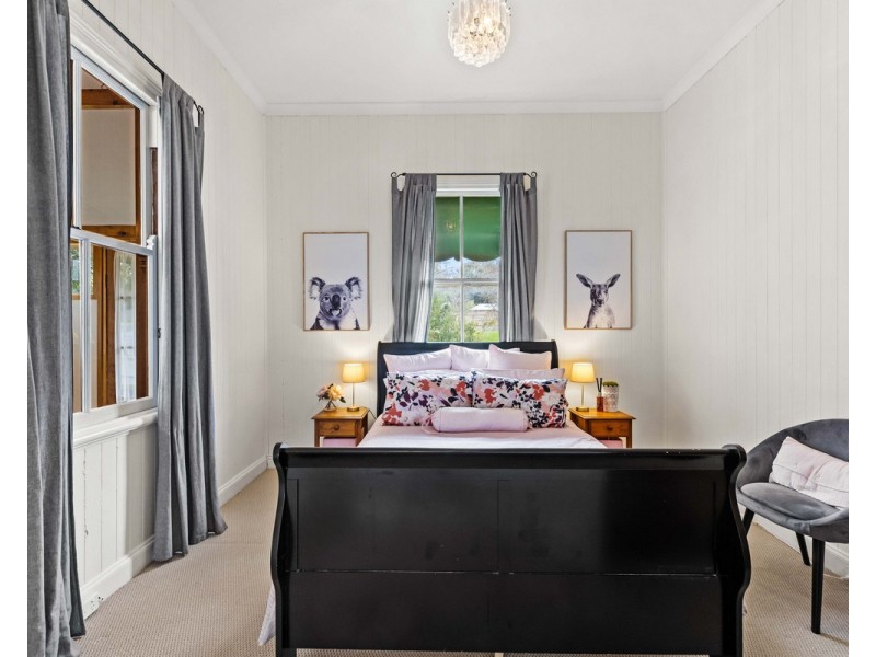 102 Bridge Street, East Toowoomba QLD 4350