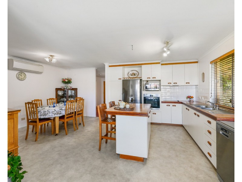 6 Strathconan Drive, Glenvale QLD 4350