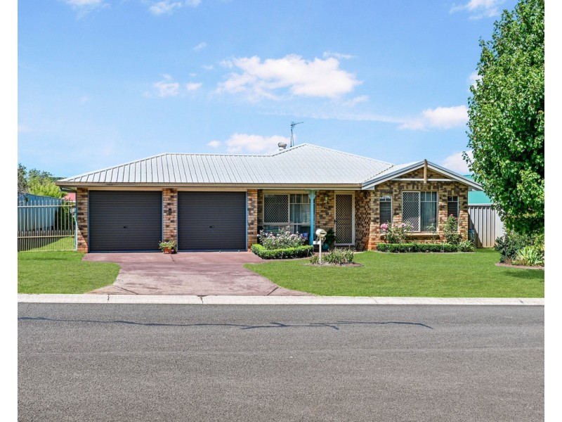 6 Strathconan Drive, Glenvale QLD 4350