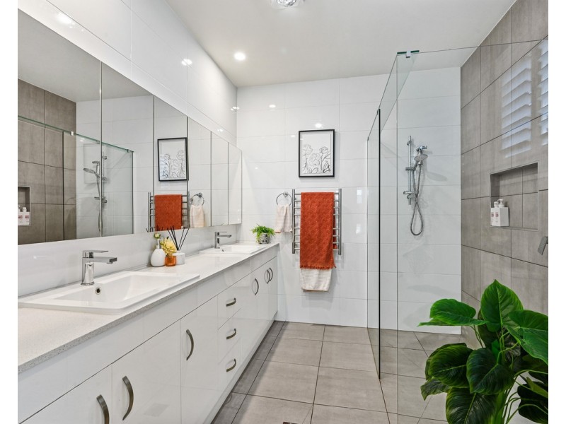 73/75 Highgrove Drive, Highfields QLD 4352