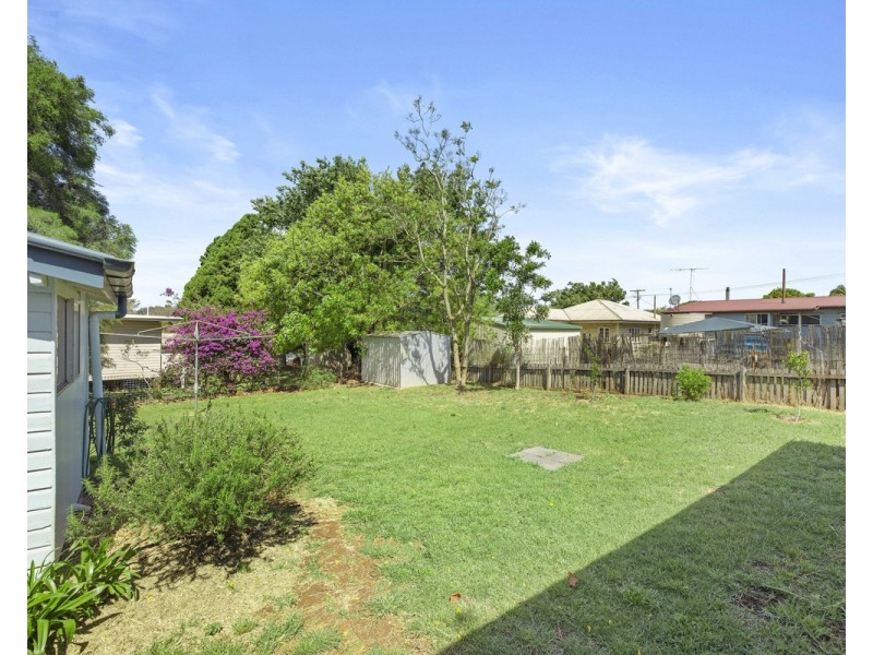 8 Dunkley Street, South Toowoomba QLD 4350