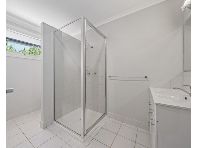 2/66 Mary Street, Mount Lofty QLD 4350