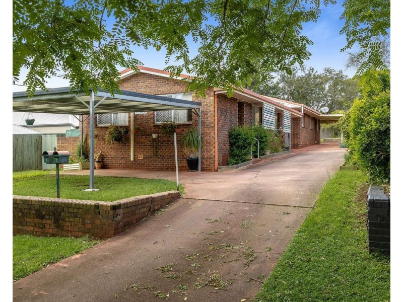 2/126 Perth Street, South Toowoomba QLD 4350