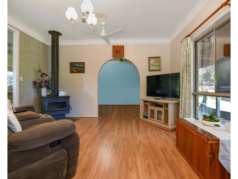 8 Belah Court, Withcott QLD 4352