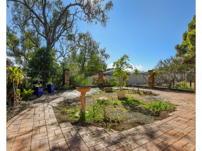 8 Belah Court, Withcott QLD 4352