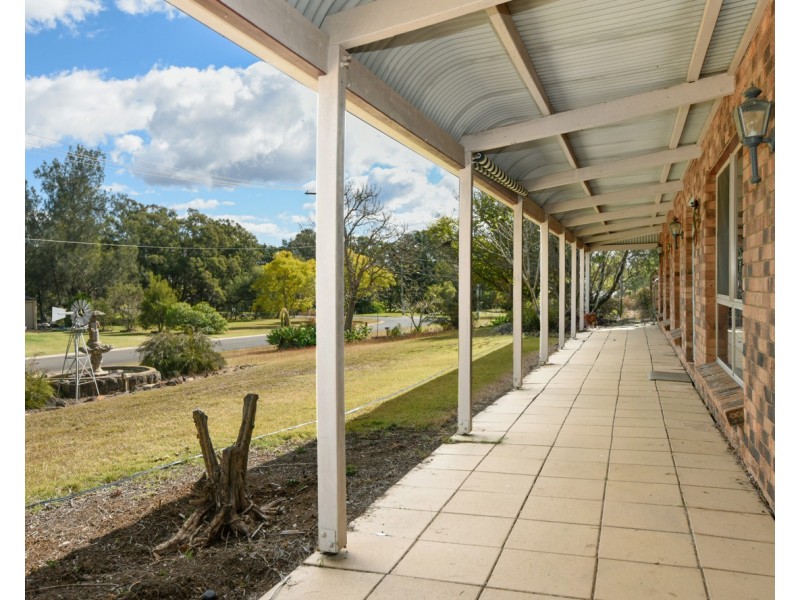 8 Belah Court, Withcott QLD 4352