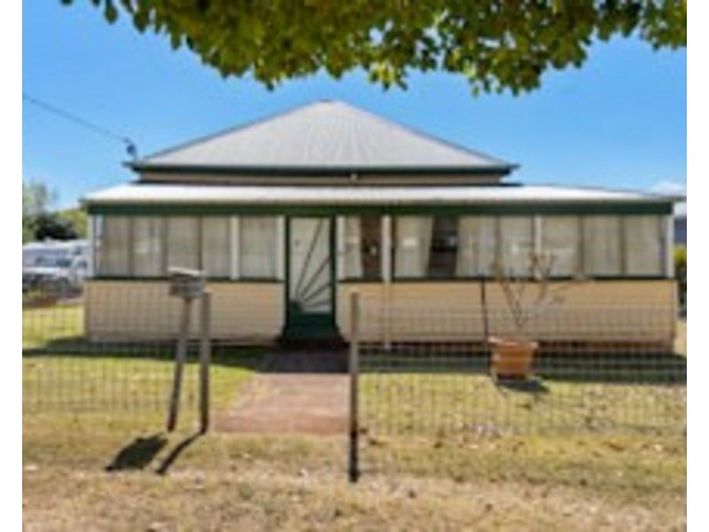 9 Cumming Street, North Toowoomba QLD 4350
