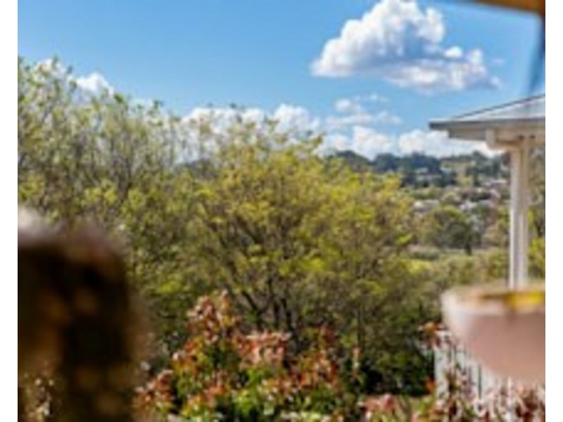 9 Cumming Street, North Toowoomba QLD 4350