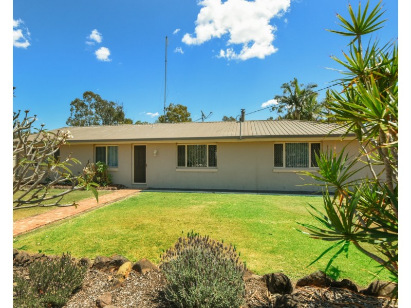 8 Rutherford Road, Withcott QLD 4352