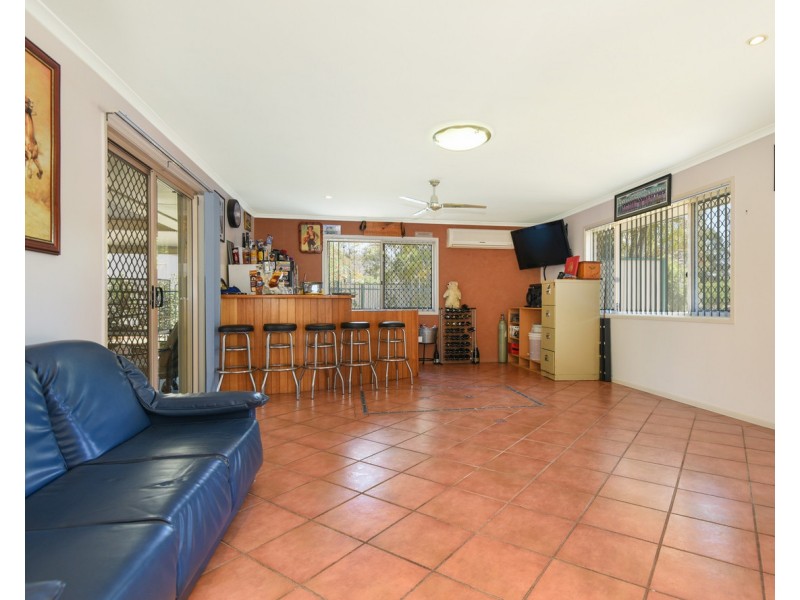 8 Rutherford Road, Withcott QLD 4352
