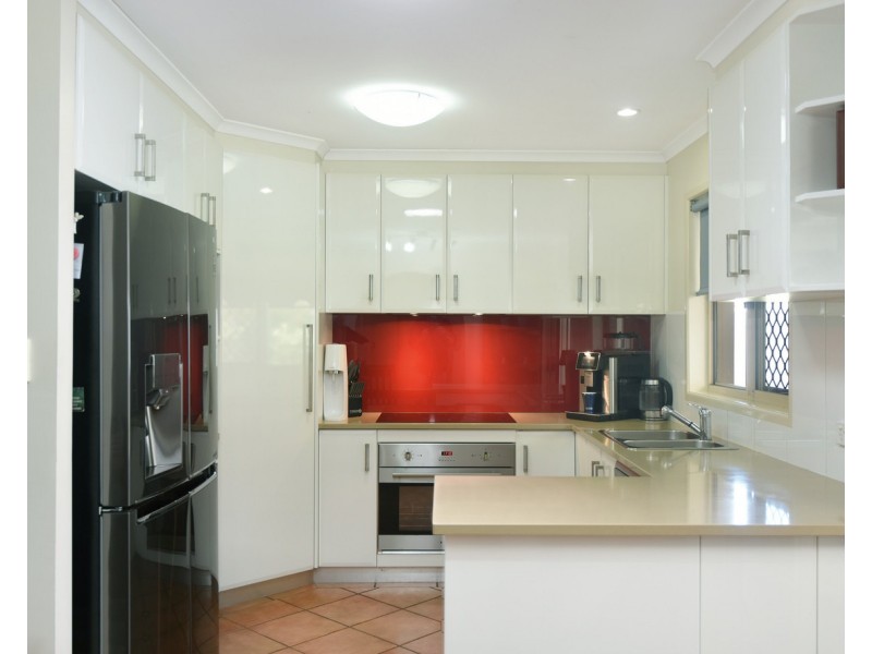 8 Rutherford Road, Withcott QLD 4352