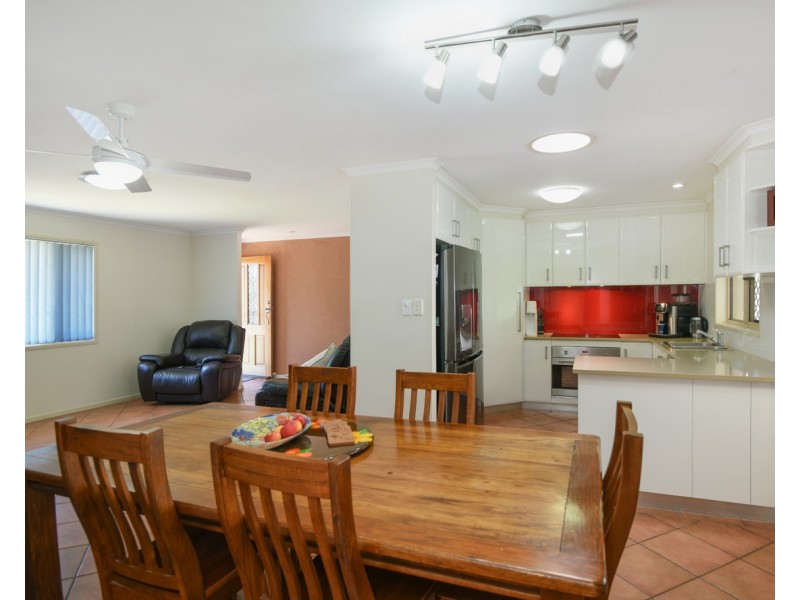 8 Rutherford Road, Withcott QLD 4352