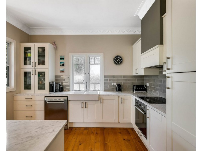 49A Bridge Street, Mount Lofty QLD 4350