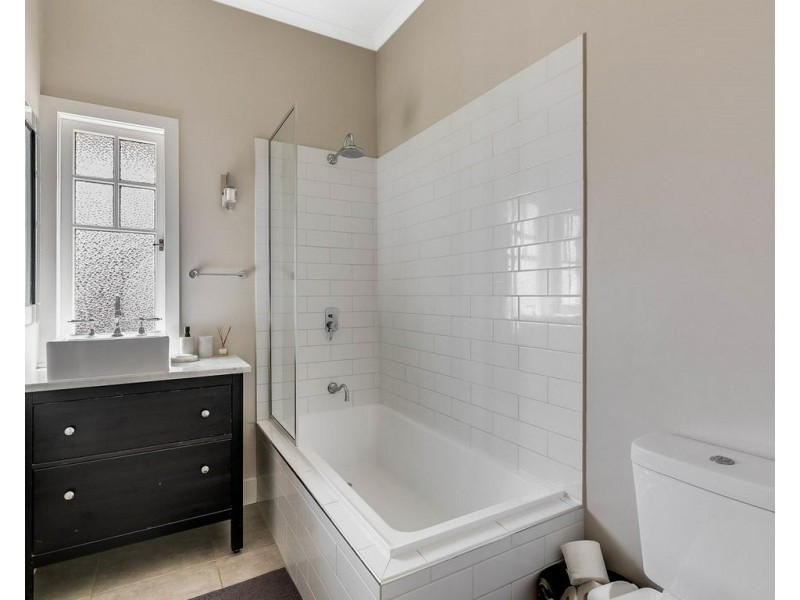 49A Bridge Street, Mount Lofty QLD 4350