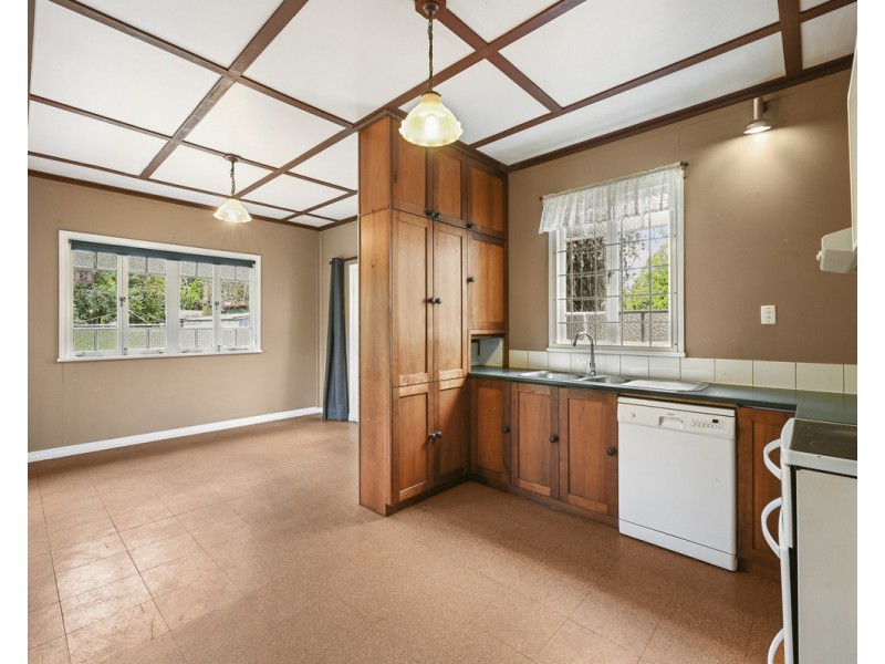 6 Cathro Street, Rockville QLD 4350