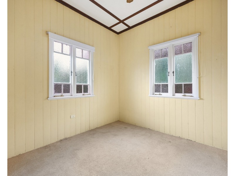 6 Cathro Street, Rockville QLD 4350