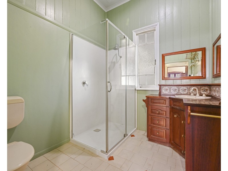 6 Cathro Street, Rockville QLD 4350