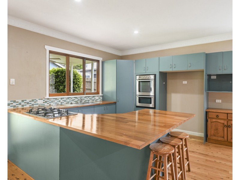 27 Rhyde Street, Mount Lofty QLD 4350
