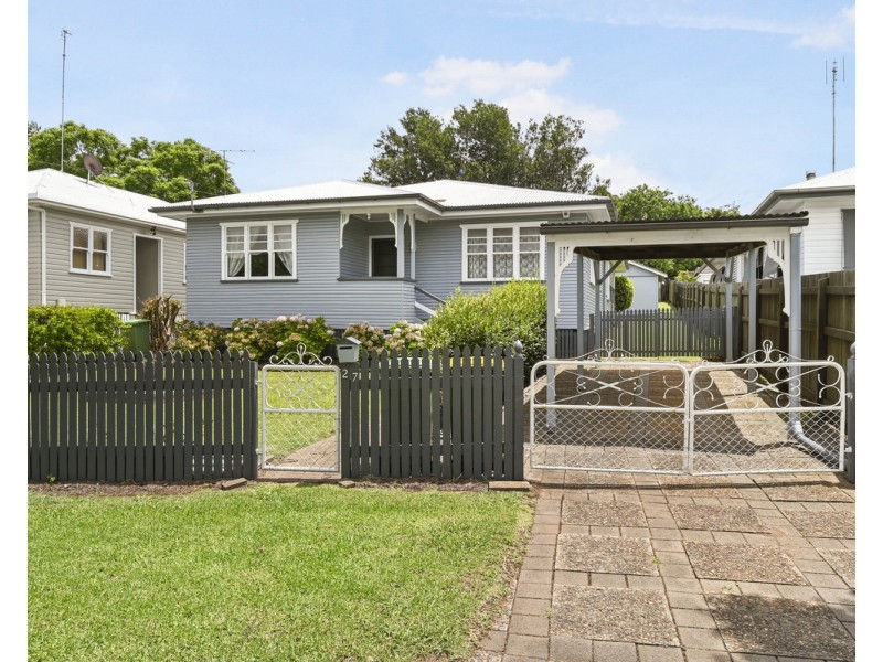 27 Rhyde Street, Mount Lofty QLD 4350