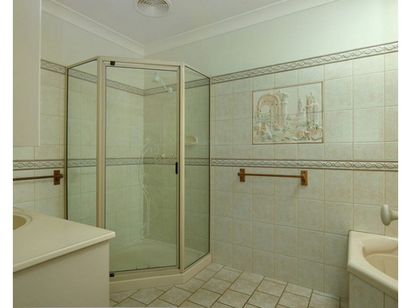 2/17 Beer Court, Kearneys Spring QLD 4350